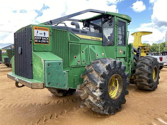 Image of John Deere 843L equipment image 2
