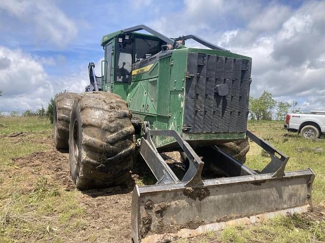 Image of John Deere 848L equipment image 4