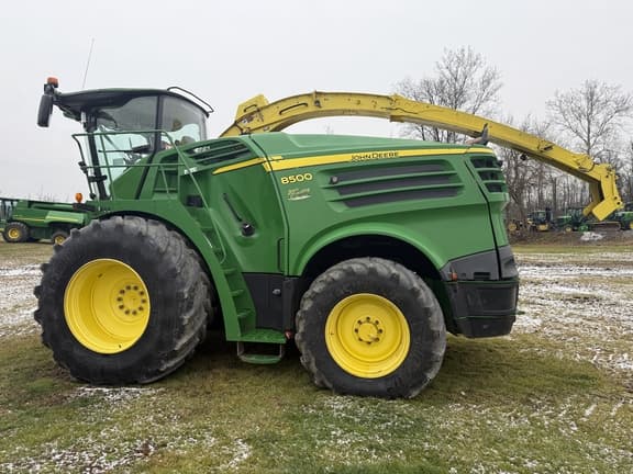 Image of John Deere 8500 Primary image