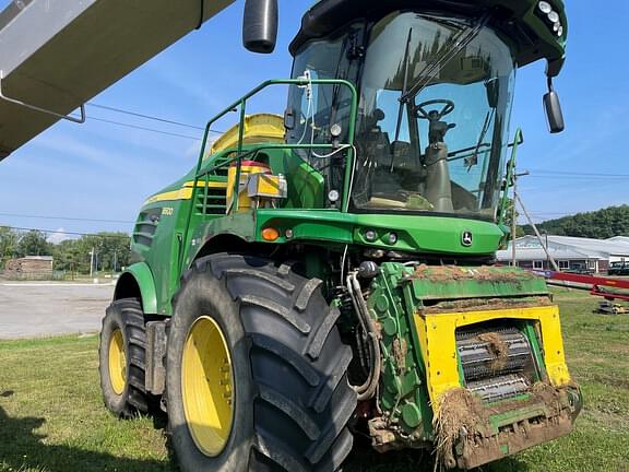 Image of John Deere 8600 equipment image 1