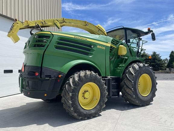 Image of John Deere 8600 equipment image 2