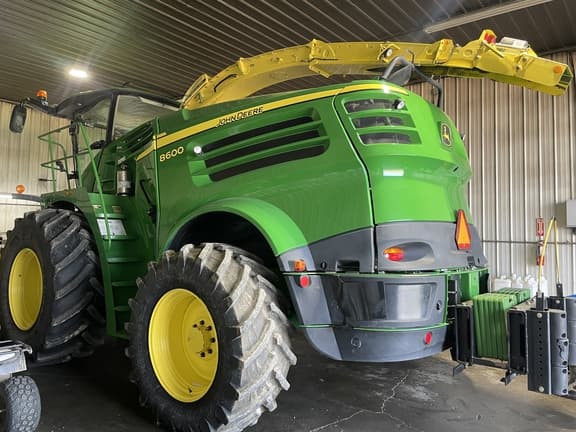 Image of John Deere 8600 equipment image 4