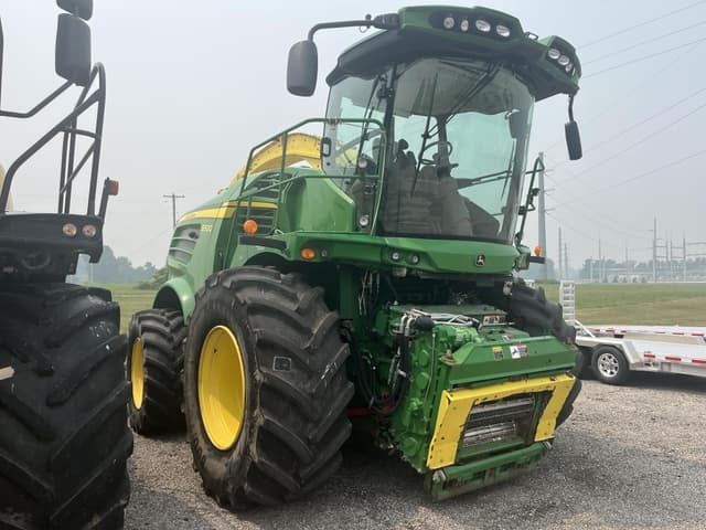 Image of John Deere 8600 equipment image 1