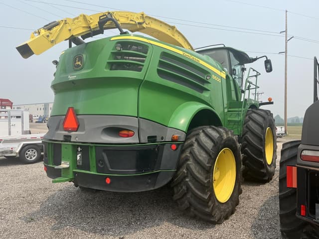 Image of John Deere 8600 equipment image 2