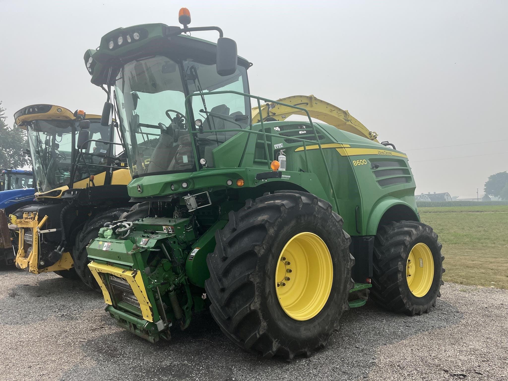 2016 John Deere 8600 Equipment Image0
