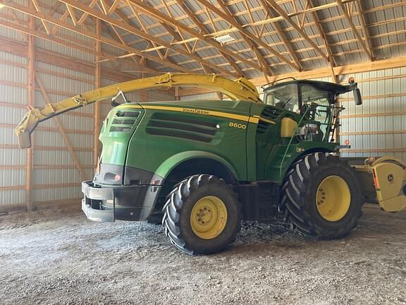 Image of John Deere 8600 equipment image 1