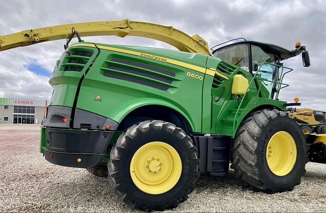 Image of John Deere 8600 equipment image 4