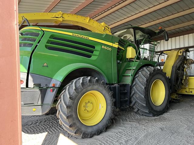 Image of John Deere 8600 equipment image 3