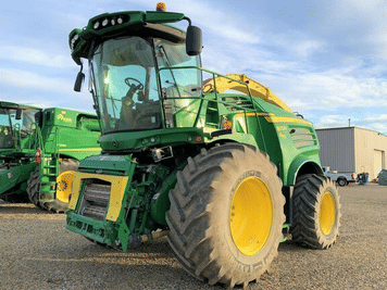 Main image John Deere 8700