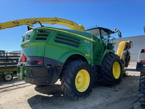 Image of John Deere 8800 equipment image 2