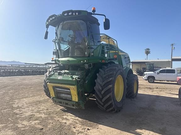 Image of John Deere 8800i equipment image 1