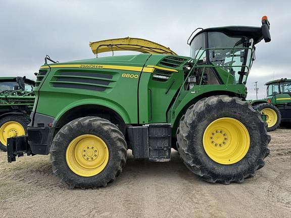 Image of John Deere 8800 equipment image 2