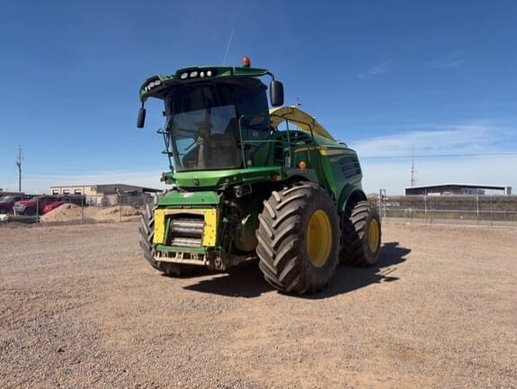 2016 John Deere 8800 Equipment Image0