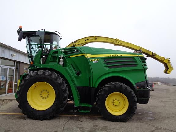 Image of John Deere 8800 Primary image