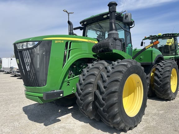 2016 John Deere 9370R Equipment Image0