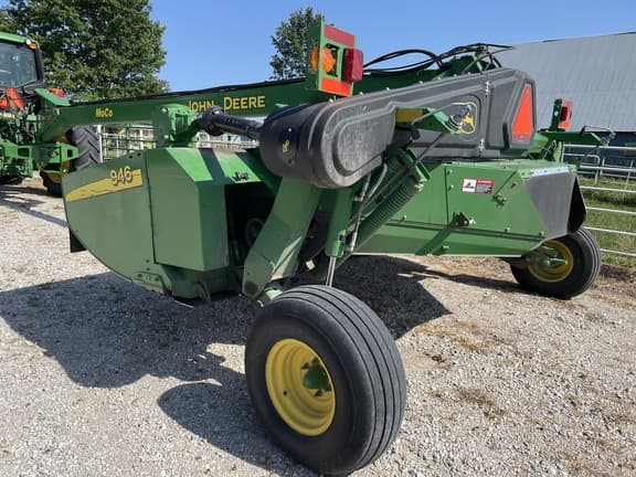 Image of John Deere 946 equipment image 3