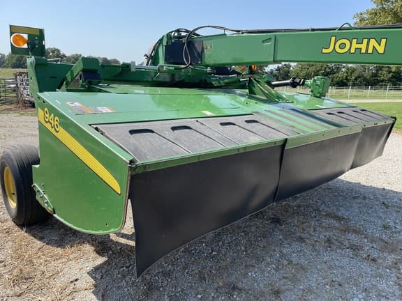 Image of John Deere 946 equipment image 1