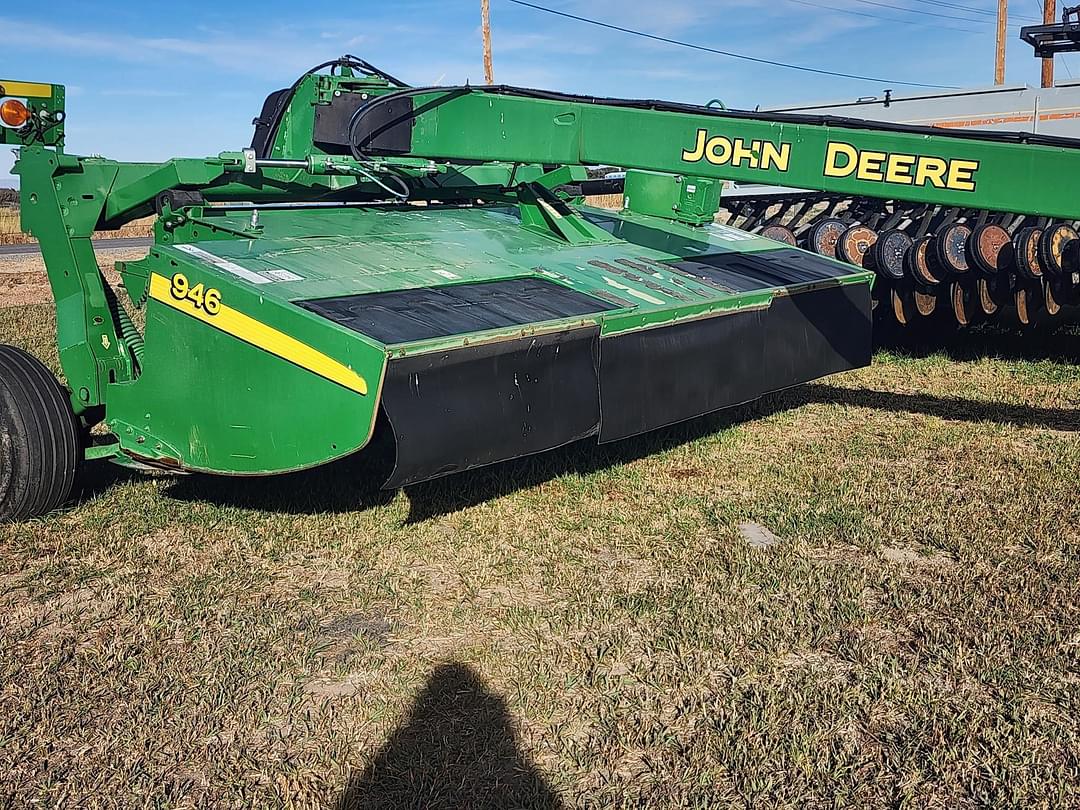 Image of John Deere 946 Primary image