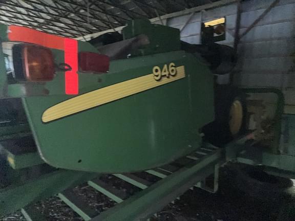 Image of John Deere 946 equipment image 1