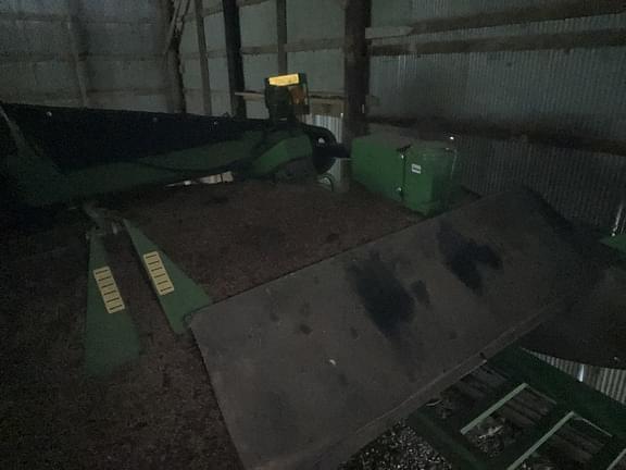 Image of John Deere 946 equipment image 3