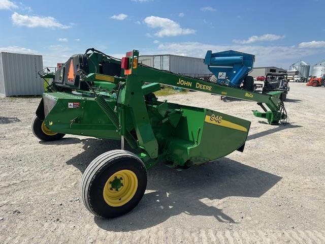 Image of John Deere 946 equipment image 4