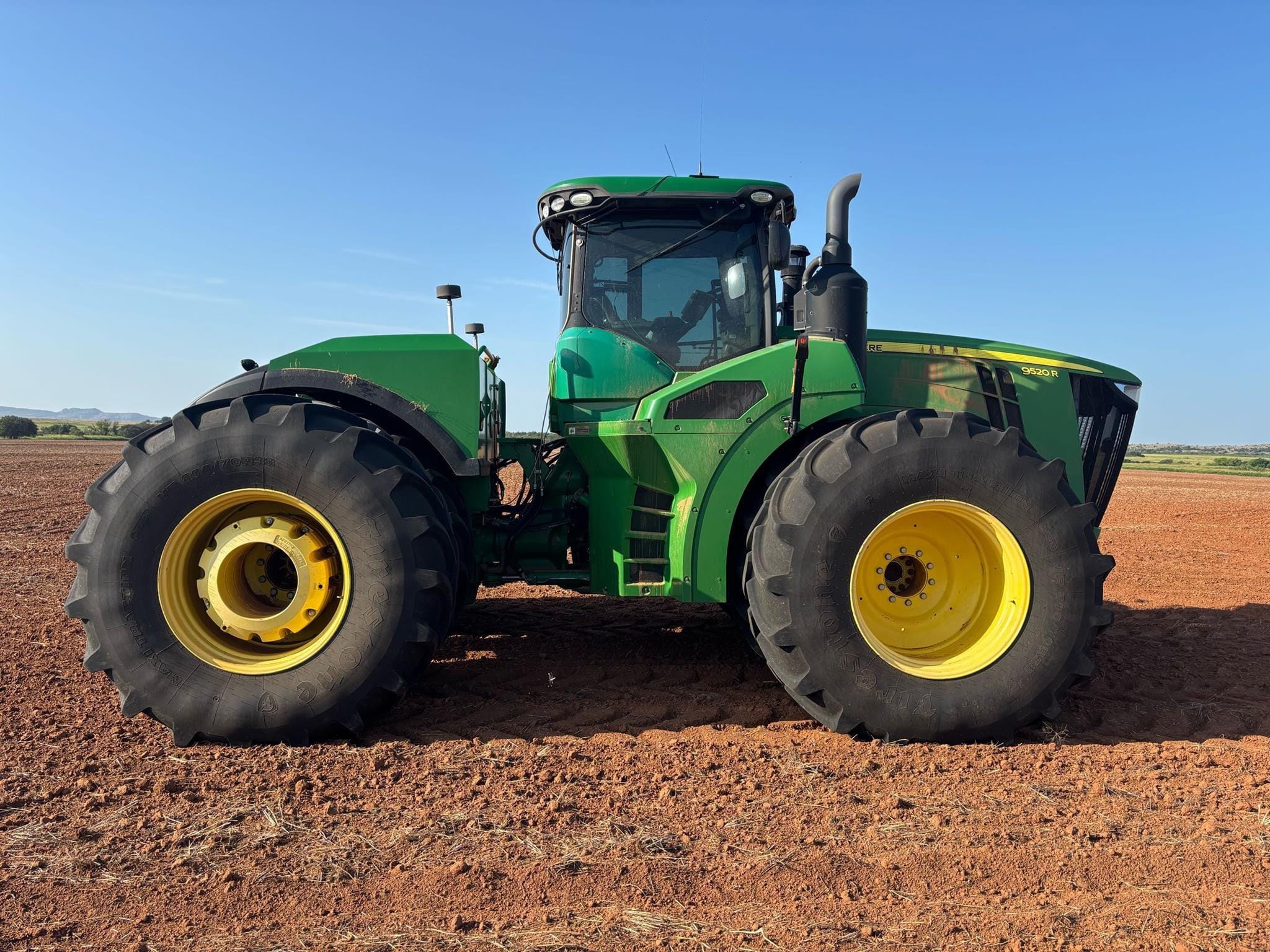 2016 John Deere 9520R Equipment Image0