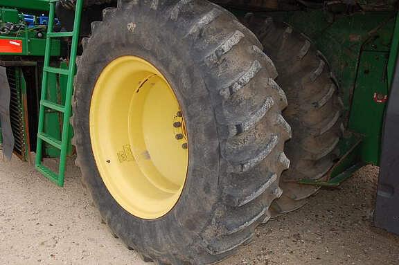 Image of John Deere CP690 equipment image 3