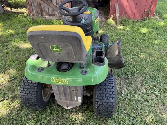Image of John Deere D110 equipment image 4