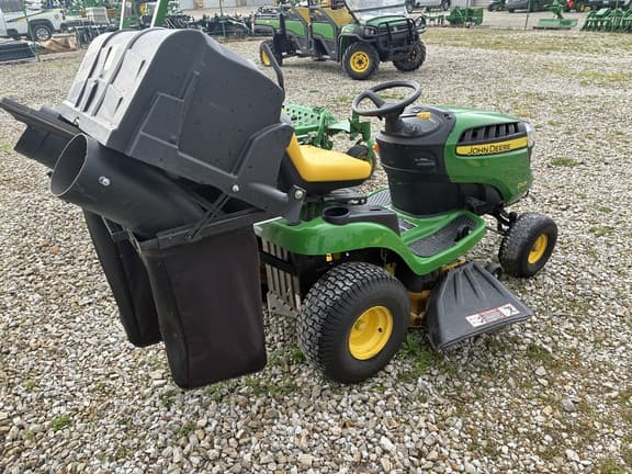 Image of John Deere D125 equipment image 1