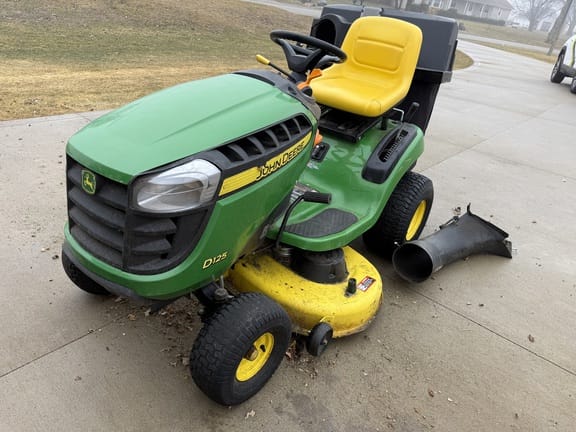 2016 John Deere D125 Equipment Image0