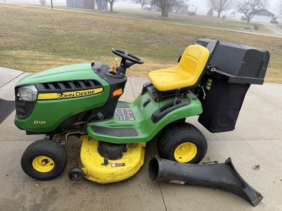 Image of John Deere D125 equipment image 2