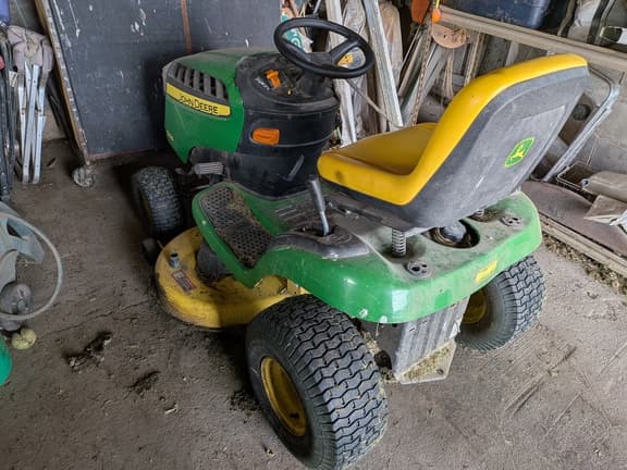 Image of John Deere D125 equipment image 1