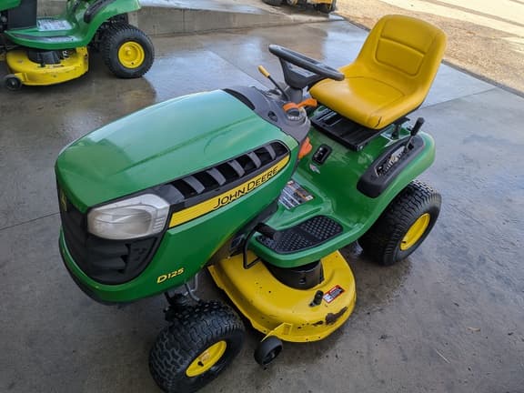 Image of John Deere D125 Primary image