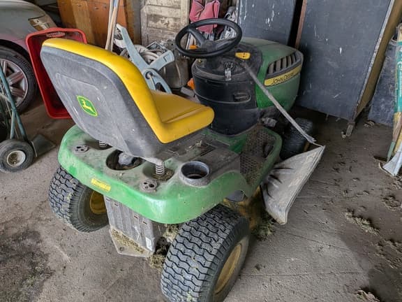 Image of John Deere D125 equipment image 2