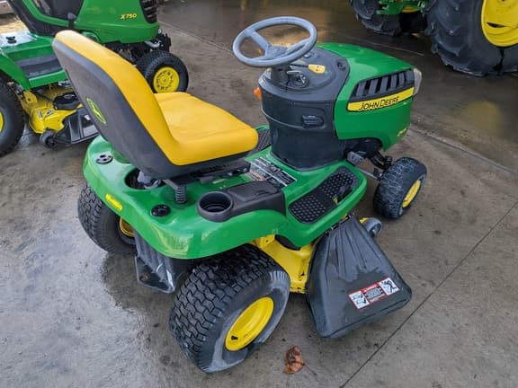 Image of John Deere D125 equipment image 2