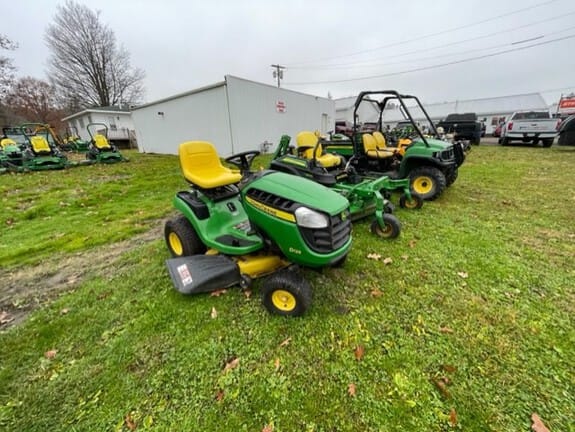 Main image John Deere D125