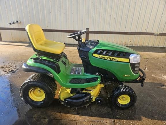Image of John Deere D130 equipment image 4