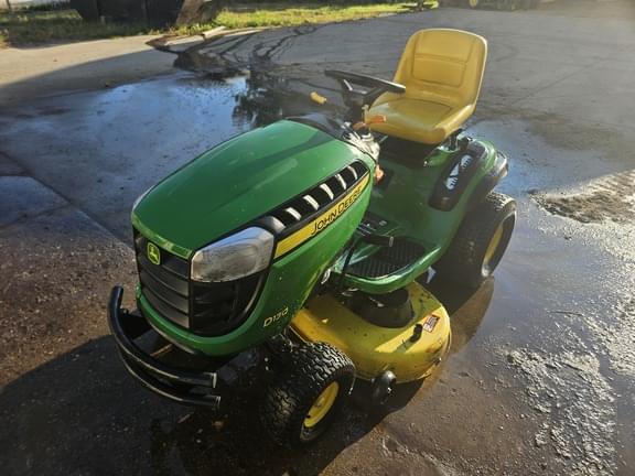Image of John Deere D130 equipment image 1