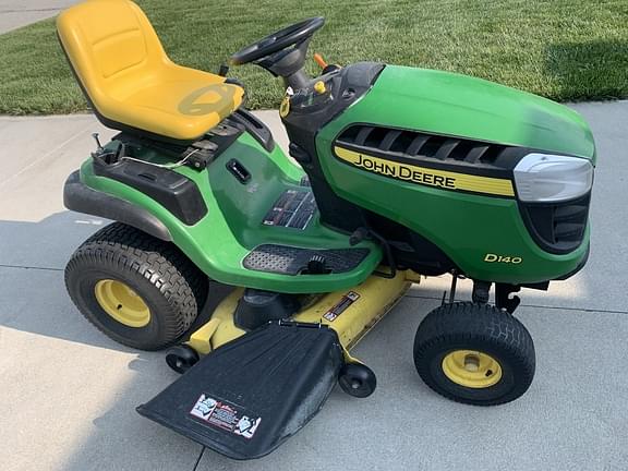 John deere d140 discount riding lawn mower