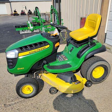 Image of John Deere D140 Image 1