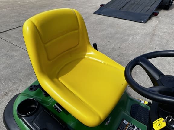 Image of John Deere D140 equipment image 4