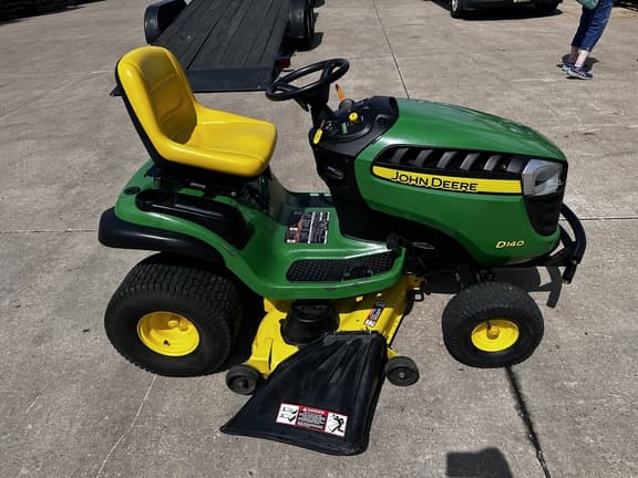 Image of John Deere D140 equipment image 2