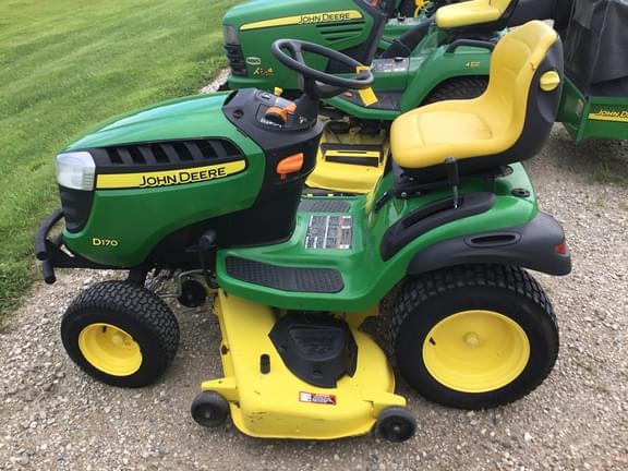 Image of John Deere D170 equipment image 2