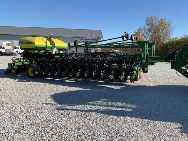 Image of John Deere DB60 equipment image 1