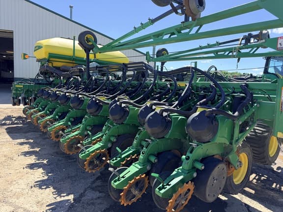 Image of John Deere DB60 Primary image