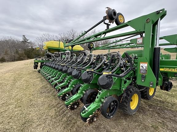 Image of John Deere DB60 equipment image 1
