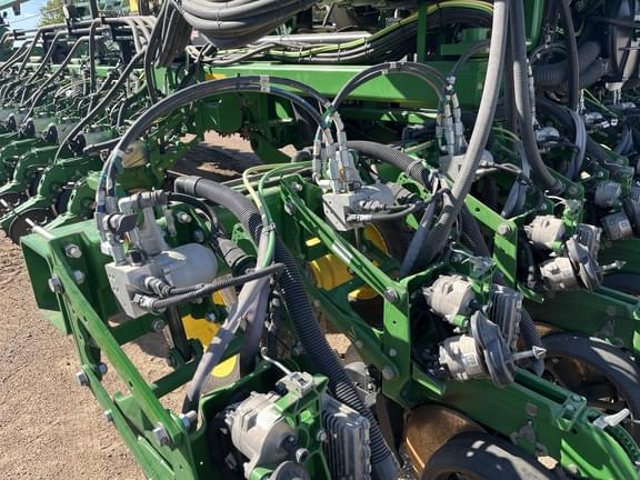 Image of John Deere DB66 equipment image 2