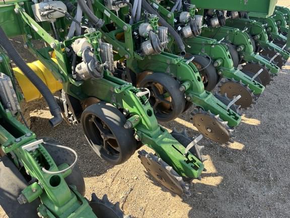 Image of John Deere DB66 equipment image 1