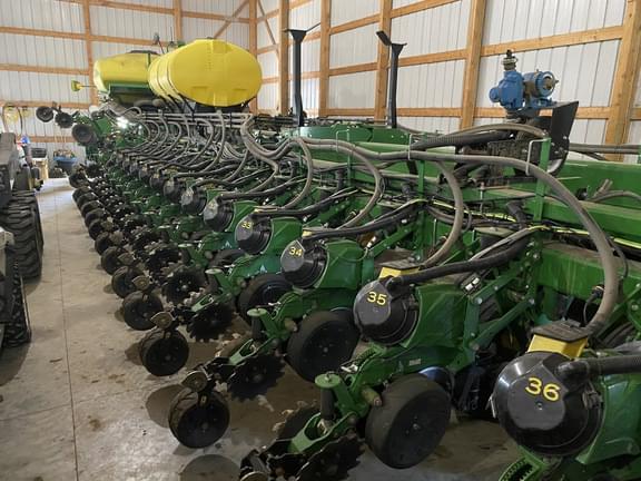 Image of John Deere DB90 equipment image 2