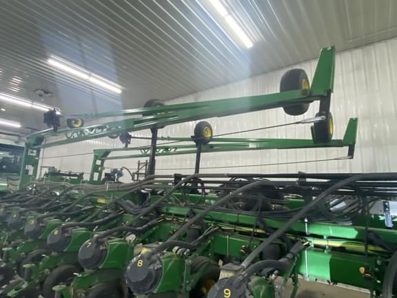 Image of John Deere DB90 equipment image 4